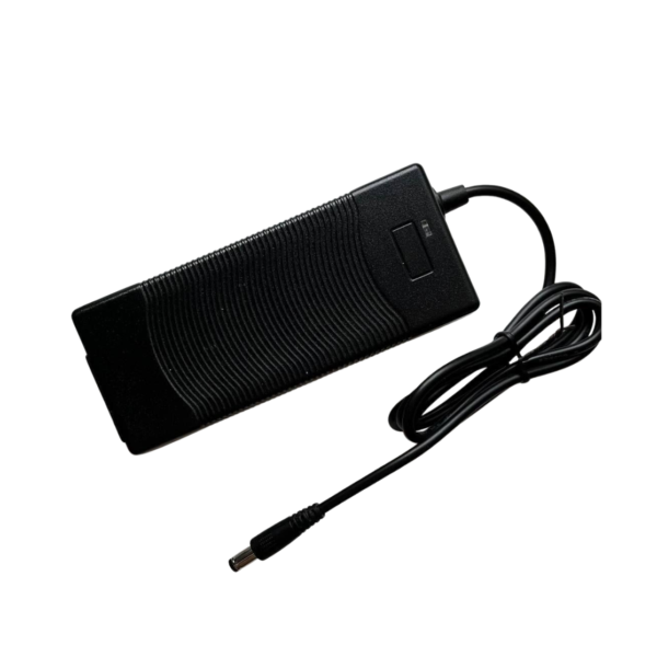 Chargeur 54,6V 2a dc bison 5,5