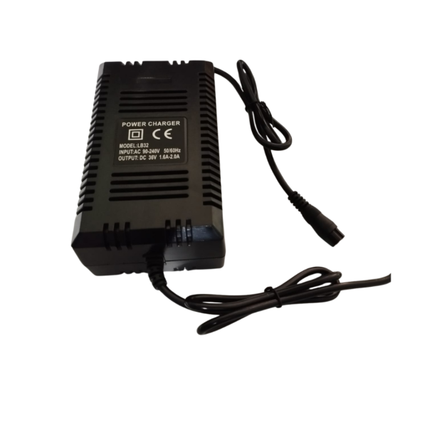 CHARGEUR 36V 2A QUAD